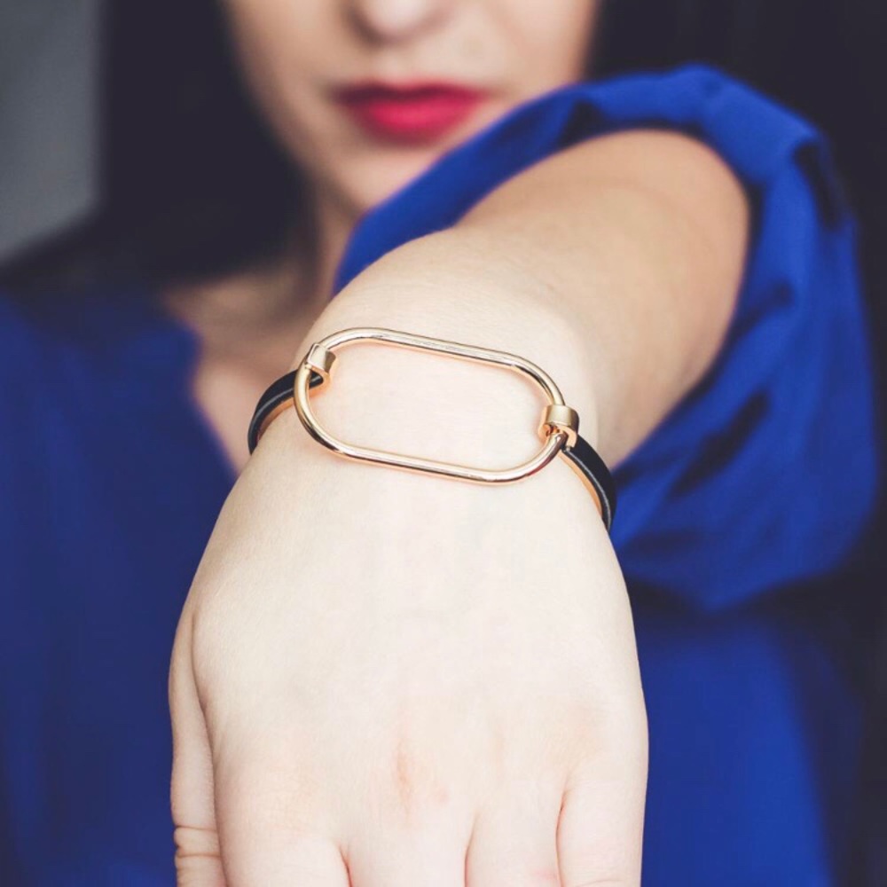 Just In! 🆕 FAYE Minimalist Bangle Cuff Bracelet - Picture 6 of 8